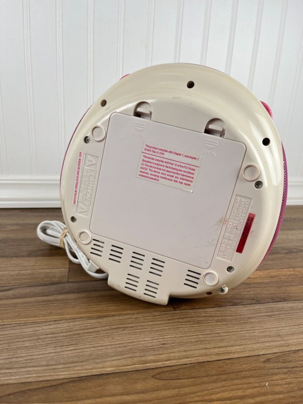 Hello Kitty Pink KT2024A Stereo AM /FM CD Player Boombox Radio For Parts Read. - Picture 10 of 10